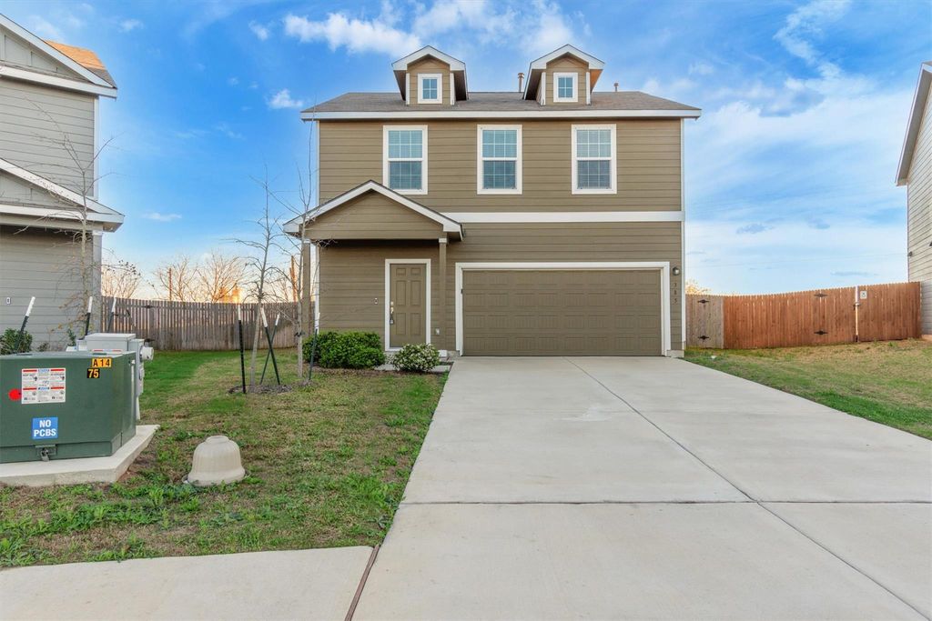 385 Soapstone PASS, Maxwell, TX 78656