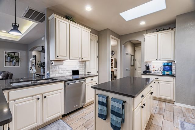 8912 Desert Rain Road NW, Albuquerque, NM 87120