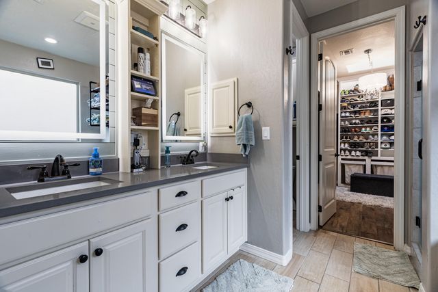8912 Desert Rain Road NW, Albuquerque, NM 87120