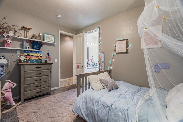 8912 Desert Rain Road NW, Albuquerque, NM 87120