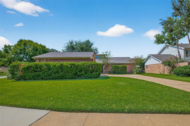 3018 Arrowhead Drive, Sugar Land, TX 77479