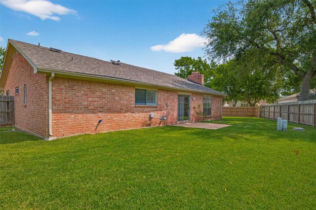 3018 Arrowhead Drive, Sugar Land, TX 77479