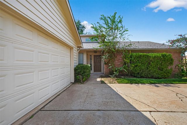 3018 Arrowhead Drive, Sugar Land, TX 77479
