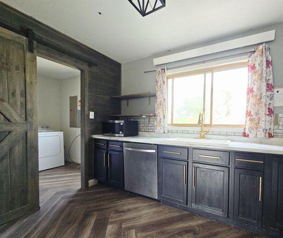 324 E INDIANA, Rapid City, SD 57701