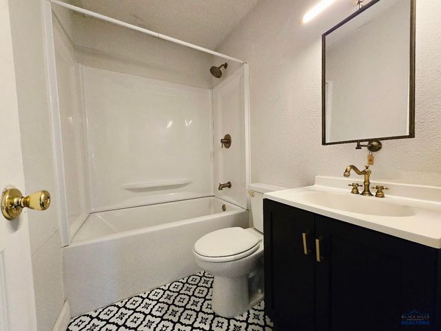 324 E INDIANA, Rapid City, SD 57701