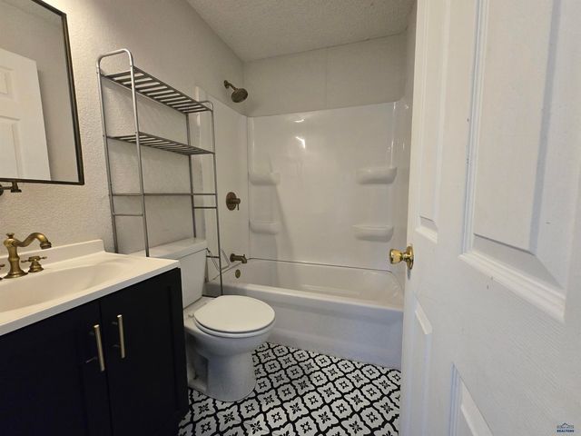 324 E INDIANA, Rapid City, SD 57701