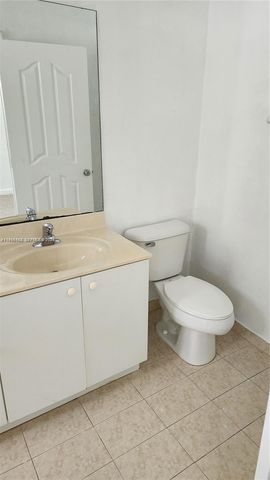 8450 SW 150th Ave 3, Miami, FL 33193