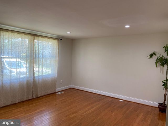 8122 PARKDALE CT, Springfield, VA 22153