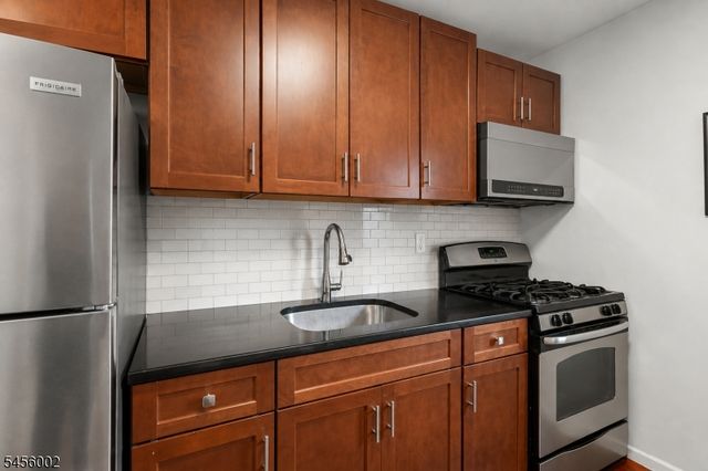 725 Joralemon St 110, Belleville Twp., NJ 07109