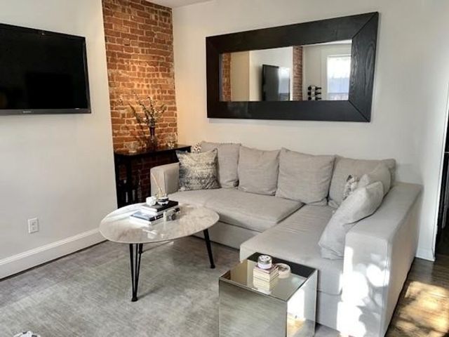 40 Lawrence St 3, Boston, MA 02116