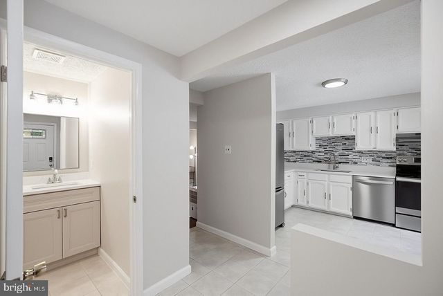 5851 JACKSONS OAK CT, Burke, VA 22015