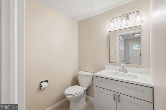 5851 JACKSONS OAK CT, Burke, VA 22015