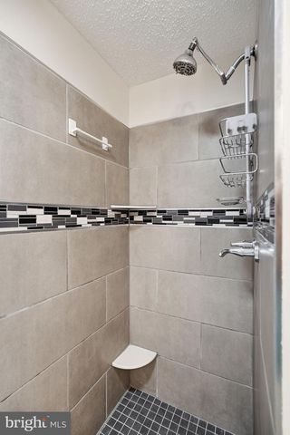 5851 JACKSONS OAK CT, Burke, VA 22015