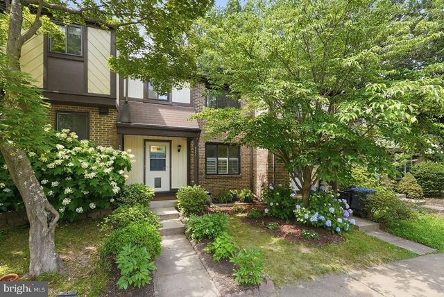5851 JACKSONS OAK CT, Burke, VA 22015