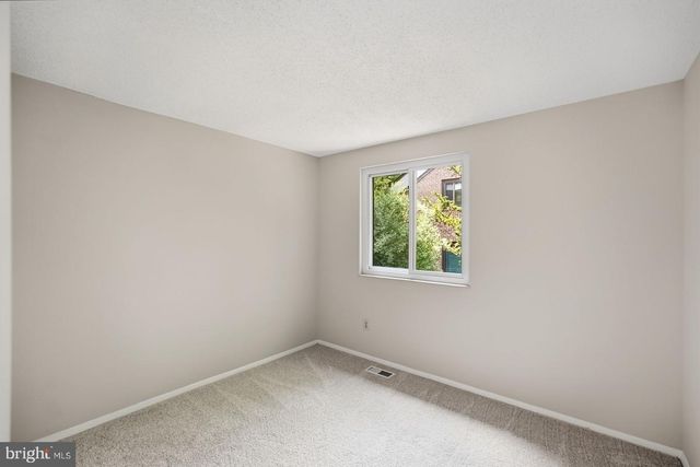 5851 JACKSONS OAK CT, Burke, VA 22015
