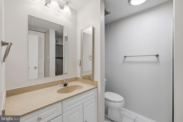 5851 JACKSONS OAK CT, Burke, VA 22015