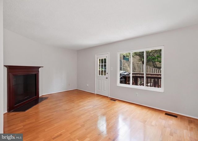 5851 JACKSONS OAK CT, Burke, VA 22015