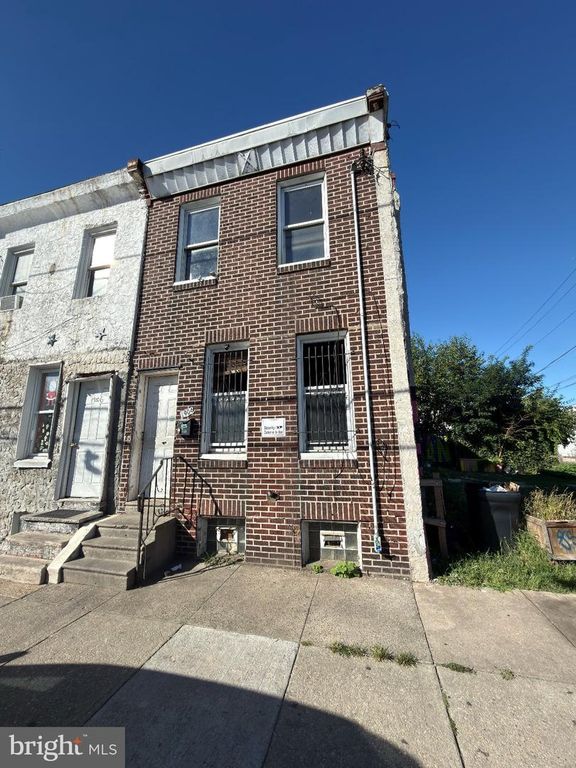 1904 E SOMERSET ST, PHILADELPHIA, PA 19134 — exterior