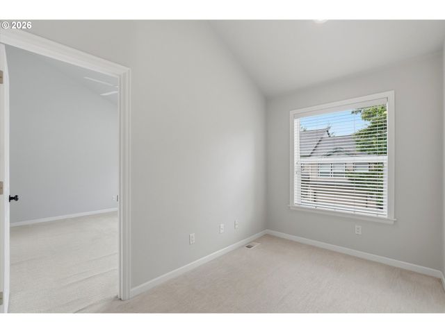 8 Summit Ridge Ct, Lake Oswego, OR 97035