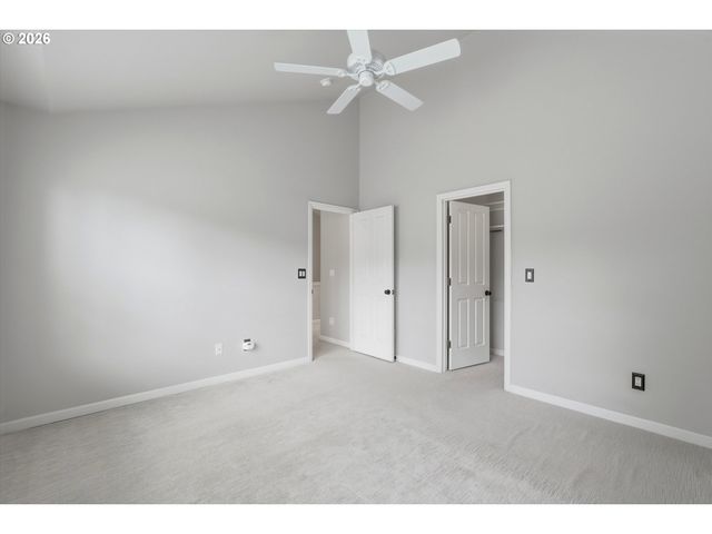 8 Summit Ridge Ct, Lake Oswego, OR 97035