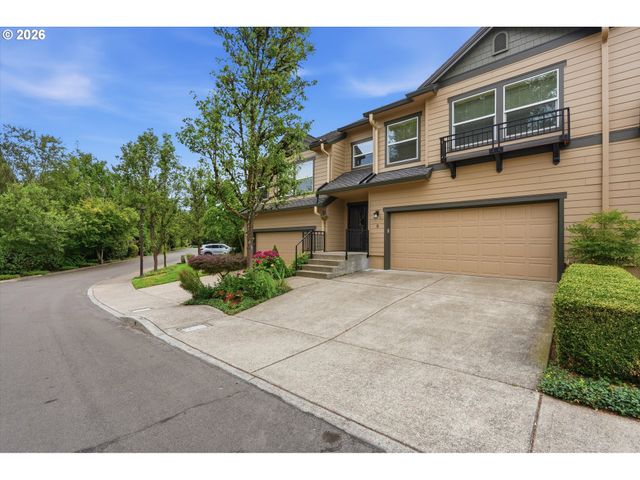 8 Summit Ridge Ct, Lake Oswego, OR 97035