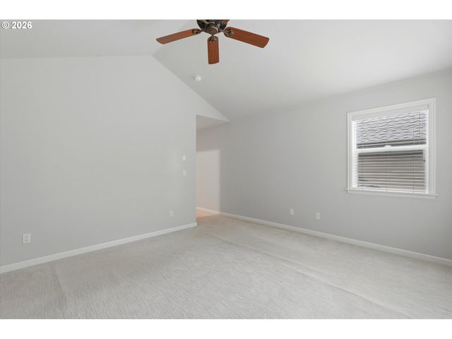 8 Summit Ridge Ct, Lake Oswego, OR 97035