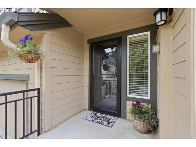 8 Summit Ridge Ct, Lake Oswego, OR 97035