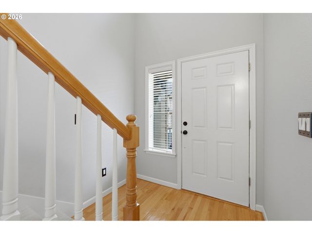 8 Summit Ridge Ct, Lake Oswego, OR 97035