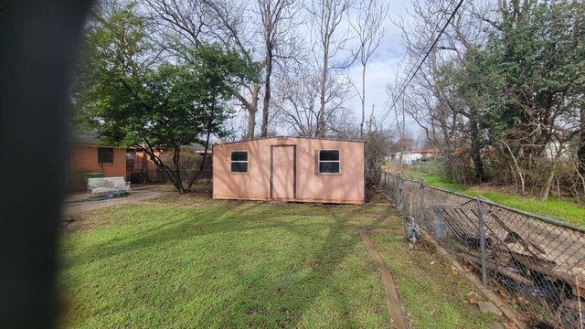 1251 E Pentagon Parkway, Dallas, TX 75216