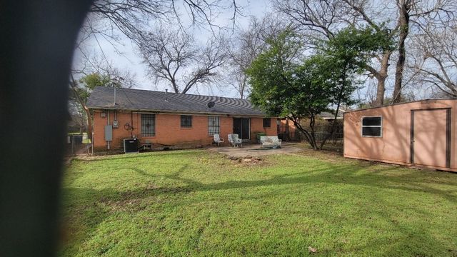 1251 E Pentagon Parkway, Dallas, TX 75216