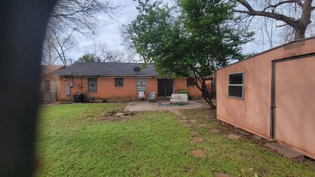 1251 E Pentagon Parkway, Dallas, TX 75216