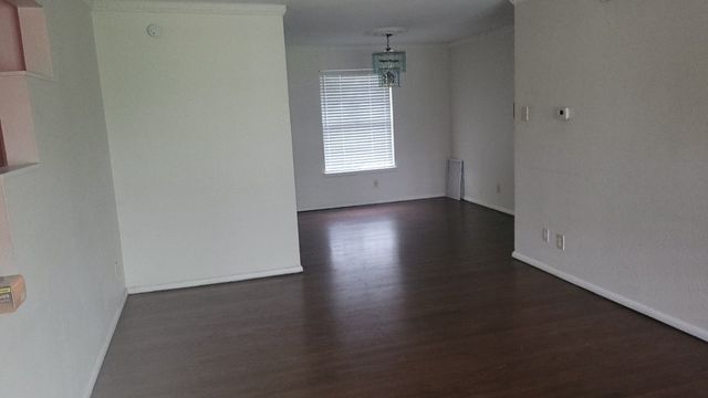 1251 E Pentagon Parkway, Dallas, TX 75216