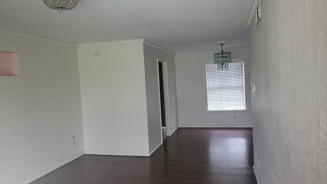 1251 E Pentagon Parkway, Dallas, TX 75216