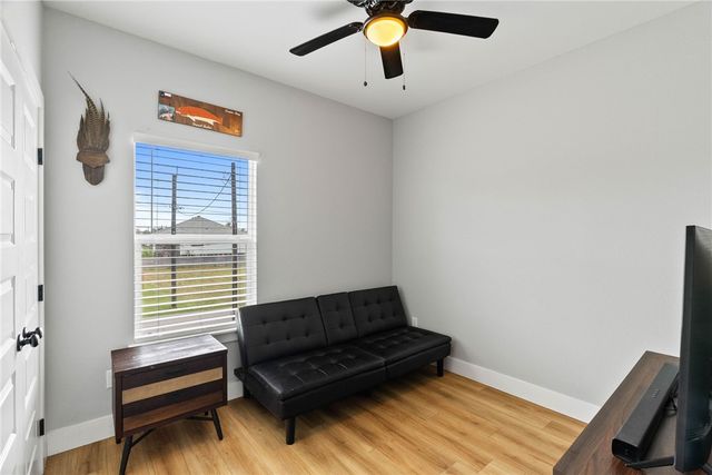 209 Las Palmas Dr, Corpus Christi, TX 78418