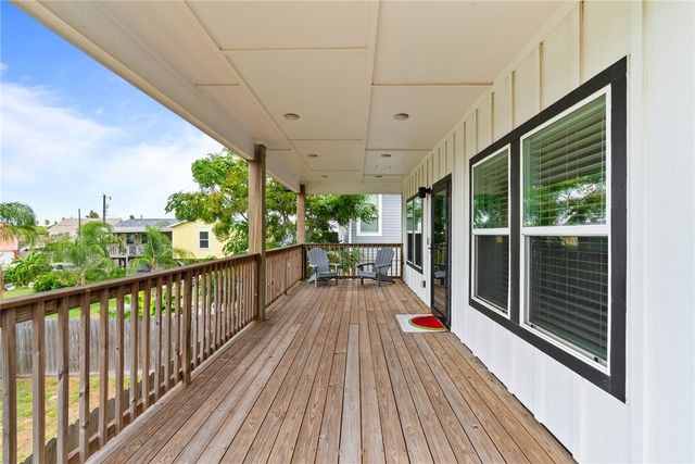 209 Las Palmas Dr, Corpus Christi, TX 78418