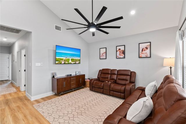 209 Las Palmas Dr, Corpus Christi, TX 78418