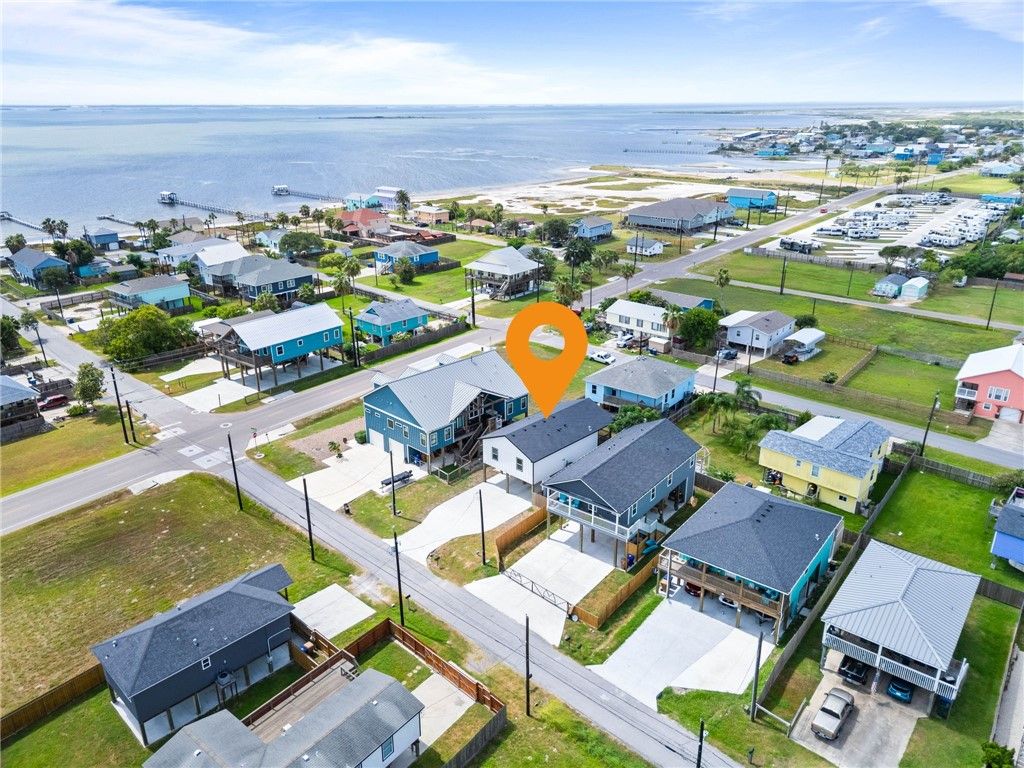 209 Las Palmas Dr, Corpus Christi, TX 78418