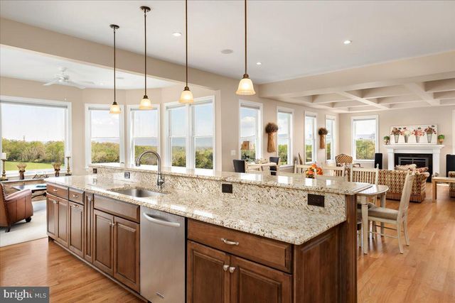 278 LITTLE MOUNTAIN LN, Edinburg, VA 22824