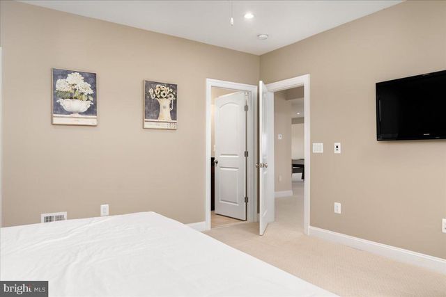 278 LITTLE MOUNTAIN LN, Edinburg, VA 22824