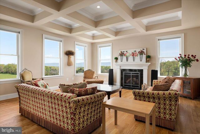 278 LITTLE MOUNTAIN LN, Edinburg, VA 22824