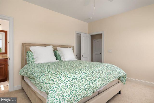 278 LITTLE MOUNTAIN LN, Edinburg, VA 22824