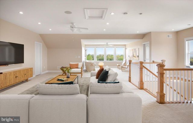 278 LITTLE MOUNTAIN LN, Edinburg, VA 22824