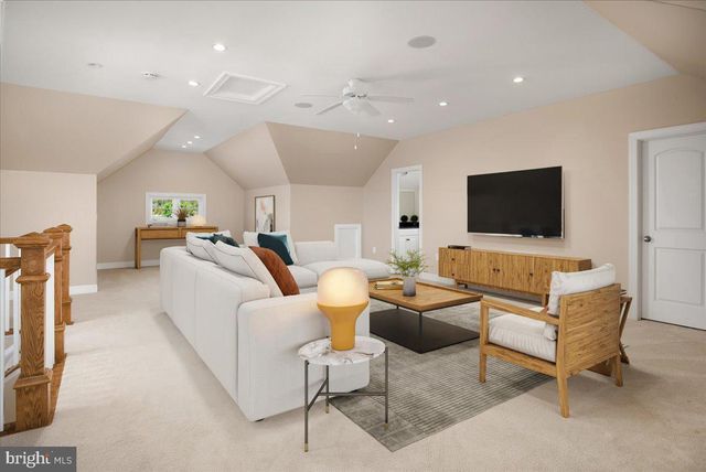 278 LITTLE MOUNTAIN LN, Edinburg, VA 22824