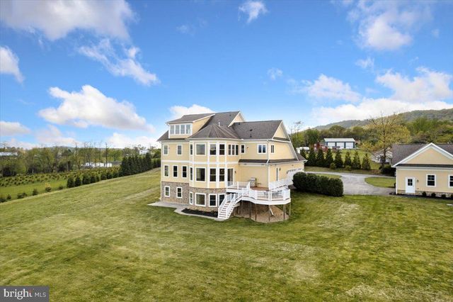 278 LITTLE MOUNTAIN LN, Edinburg, VA 22824