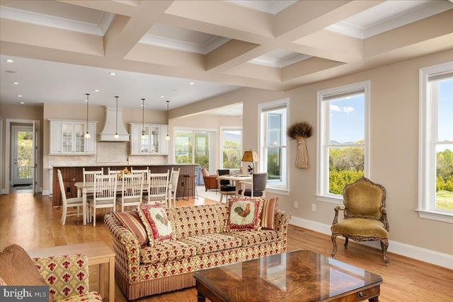 278 LITTLE MOUNTAIN LN, Edinburg, VA 22824