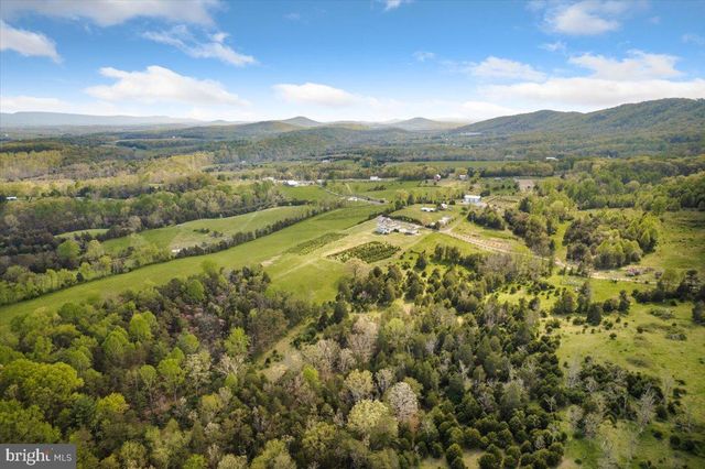 278 LITTLE MOUNTAIN LN, Edinburg, VA 22824