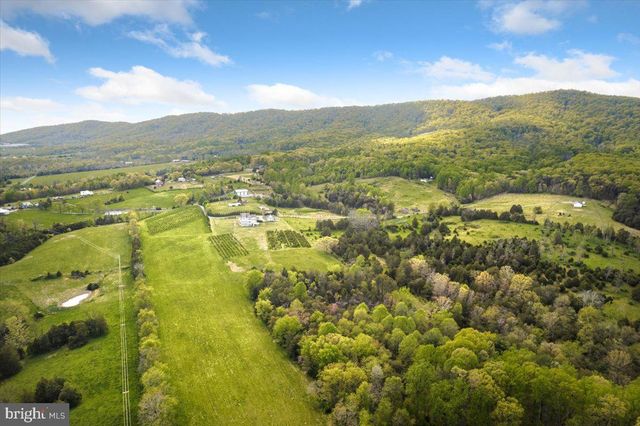 278 LITTLE MOUNTAIN LN, Edinburg, VA 22824