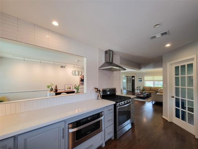 6550 Cindy Lane, Houston, TX 77008