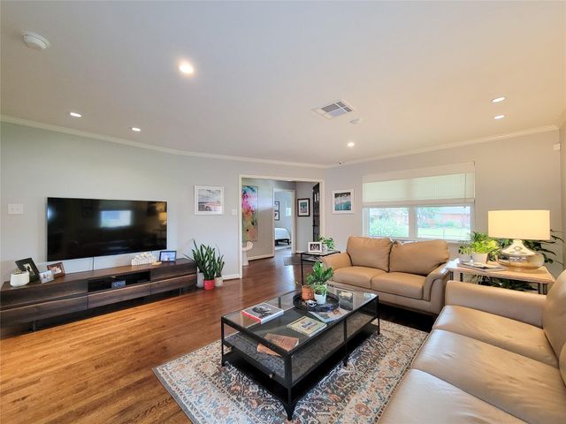 6550 Cindy Lane, Houston, TX 77008