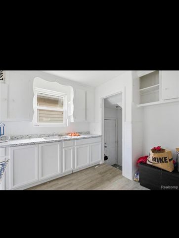 9175 Everts Street, Detroit, MI 48224